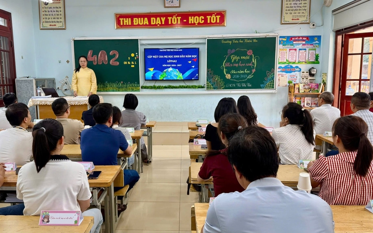 Một trường thông báo không thu quỹ lớp, hiệu trưởng trực 'đường dây nóng'