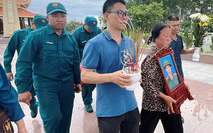 Người cha 97 tuổi, người mẹ 95 tuổi 'gặp' lại con liệt sĩ sau 53 năm