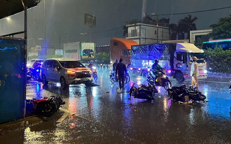 Ô tô tông xe liên hoàn trên đường Đỗ Mười, 1 người tử vong