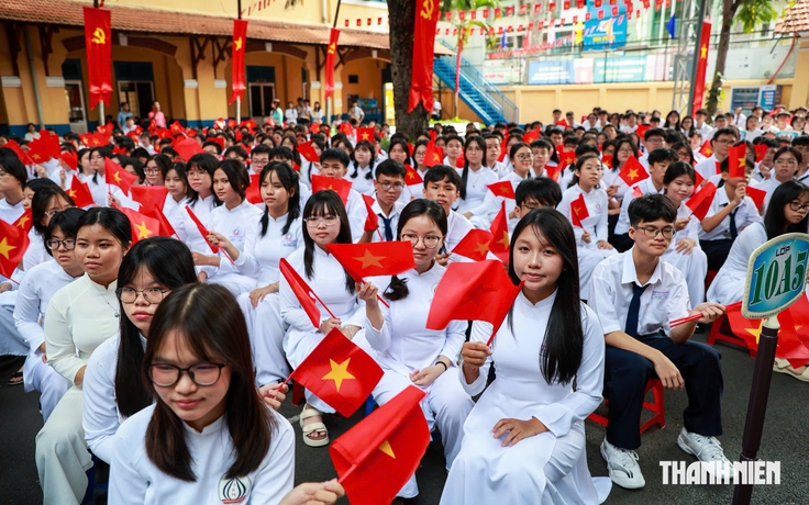 33 khoản thu, dịch vụ trong trường, mục đích sử dụng ra sao?
