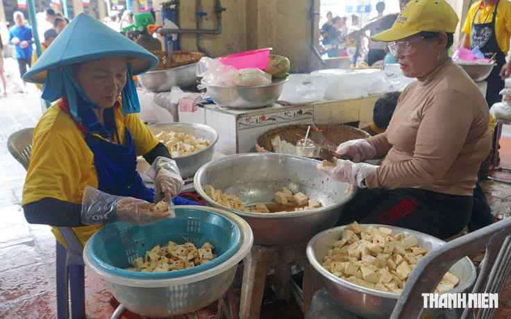 Đại tiệc món chay ở Tòa thánh Tây Ninh rằm tháng 8: Đãi 50.000 lượt người mỗi ngày