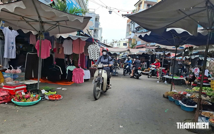 Buôn bán lấn chiếm hẻm