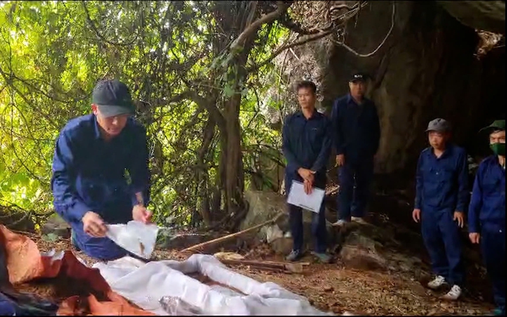 Từ lời kể của nhân chứng 75 tuổi, tìm thấy 2 hài cốt liệt sĩ trong hang đá ở Lào
