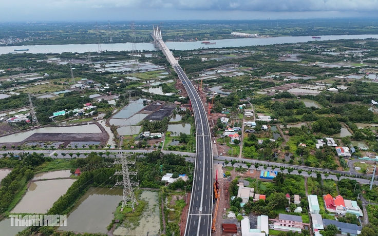 Tài xế lưu thông thế nào khi thông toàn tuyến cao tốc Bến Lức - Long Thành?