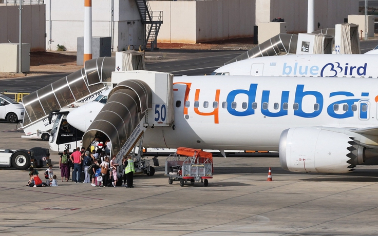 Israel nói phi công flydubai tấn công đồng nghiệp, tính lao máy bay xuống đất