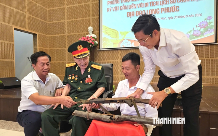 Tặng bảo tàng 2 khẩu súng từng được mang theo khi giải phóng Sài Gòn