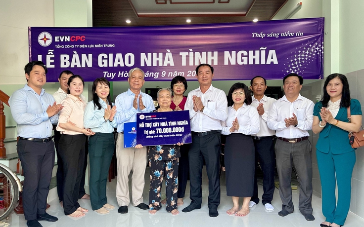 PC Đắk Lắk: Bàn giao 5 nhà tình nghĩa từ nguồn hỗ trợ của EVNCPC PC Đắk Lắk: Bàn giao 5 nhà tình nghĩa từ nguồn hỗ trợ của EVNCPC