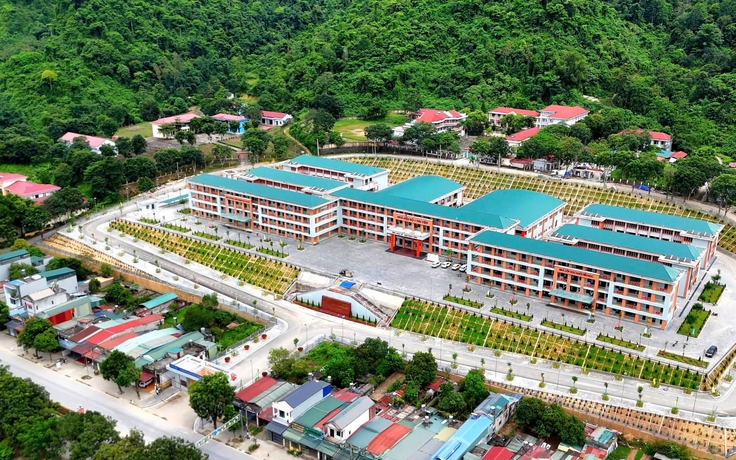Ngôi trường 245 tỉ mang tên PETROVIETNAM trên biên cương Phong Thổ bước vào năm học mới
