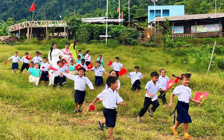 Những hình ảnh ấn tượng tại lễ khai giảng đặc biệt nơi 'đỉnh trời' ở Đà Nẵng