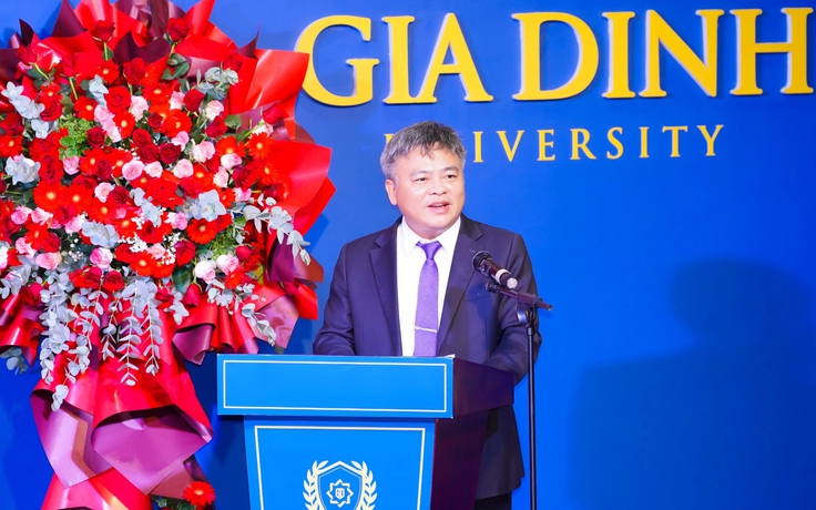 Trường ĐH Gia Định công bố quyền hiệu trưởng mới tại lễ khai giảng