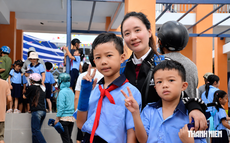 'Khối chưa nghỉ hưu' hồ hởi khi 'khối nghỉ hè' khai giảng