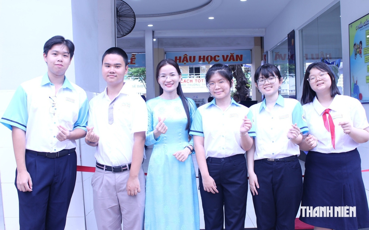 Ngày trở về 'nhà' xúc động của học sinh Phổ thông Năng khiếu, chuyên Lê Hồng Phong