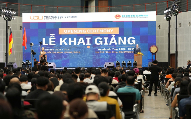 Gần 900 tân sinh viên Trường ĐH Việt Đức khai giảng năm học 2026-2027