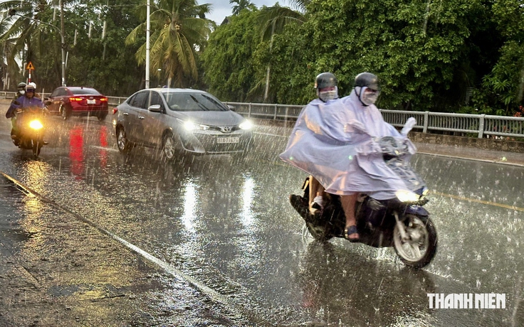 Trung và Nam bộ sắp đón đợt mưa lớn, khả năng xuất hiện bão số 6