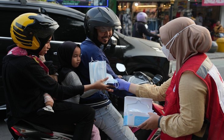 8 sân bay đóng cửa vì khói bụi từ núi lửa phun trào ở Indonesia