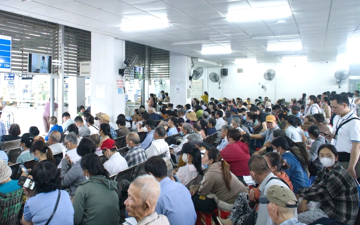 Bệnh nhân đến Bệnh viện Chợ Rẫy lập kỷ lục mới, chạm mốc 10.000 lượt/ngày