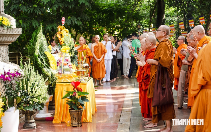 Hàng trăm tăng ni, phật tử dự lễ tưởng niệm Sơ tổ Phật giáo nguyên thủy Việt Nam