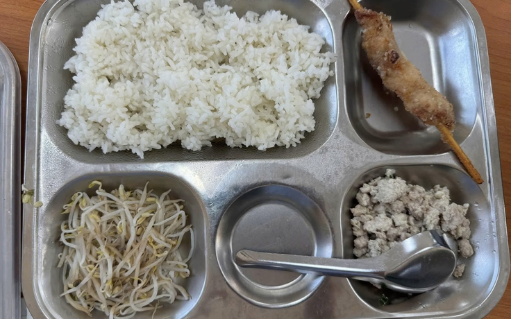 Hà Nội yêu cầu kiểm tra ngay những bữa ăn bán trú bị phản ánh