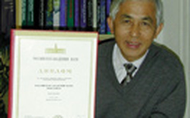 Giáo sư Trần Thanh Vân được trao huy chương vật lý của Mỹ