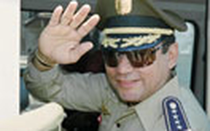 Tướng Noriega bị dẫn độ về Panama để... tiếp tục ngồi tù
