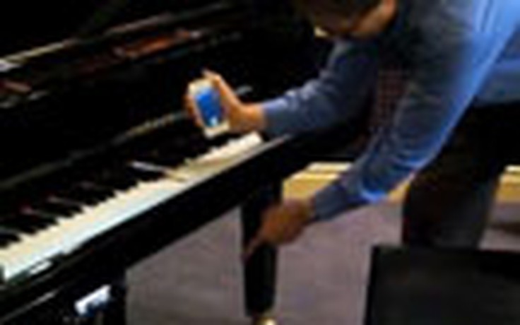 Siri “trổ tài” đánh đàn piano