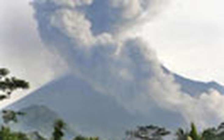 Lũ bùn núi lửa giết chết 3 người ở Indonesia