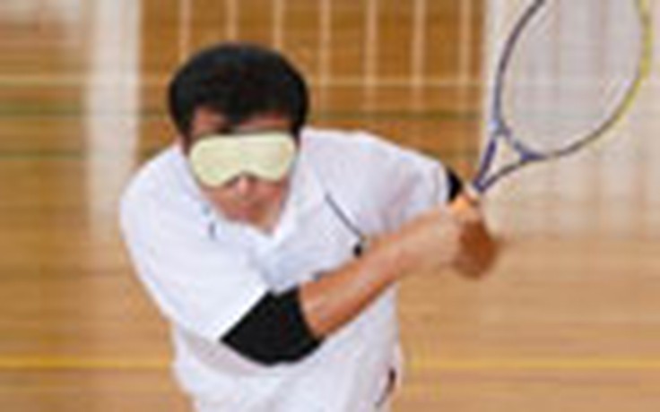 Chơi tennis mù