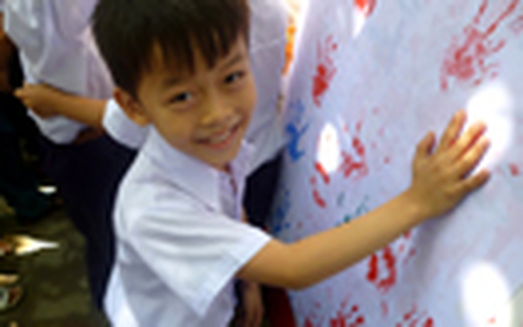 10 tỉ đồng vì sức khỏe trẻ em nông thôn Việt Nam