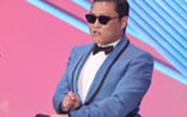 Psy diễn “Gangnam Style” ở MTV Europe Music Awards 2012