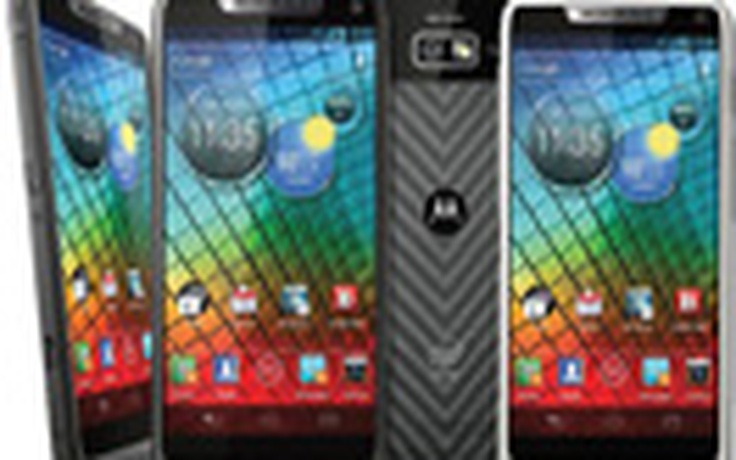 Motorola RAZR i "lên kệ" tại Anh