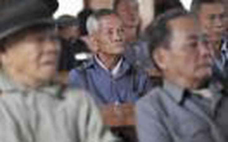 Trung Quốc ra luật phải “thường xuyên thăm người cao tuổi”