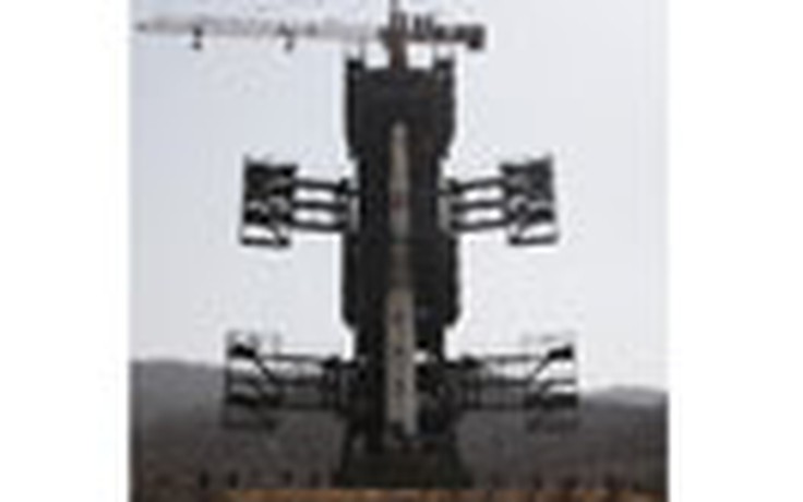 Triều Tiên hoàn tất lắp đặt tên lửa vào bệ phóng?