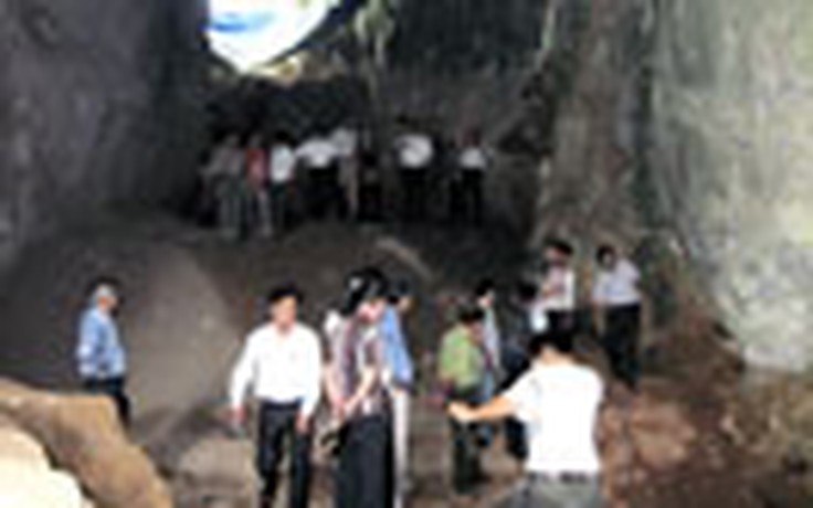 Hang Con Moong là mộ táng thời đồ đá