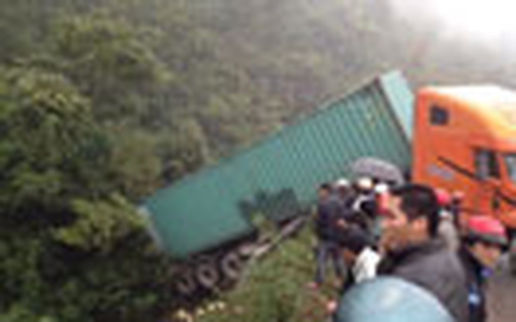 17 người thương vong trong tai nạn ở đèo Kéo Pựt