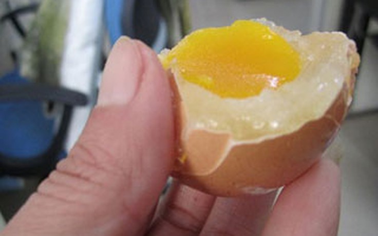 Trung Quốc điều tra “trứng cao su”