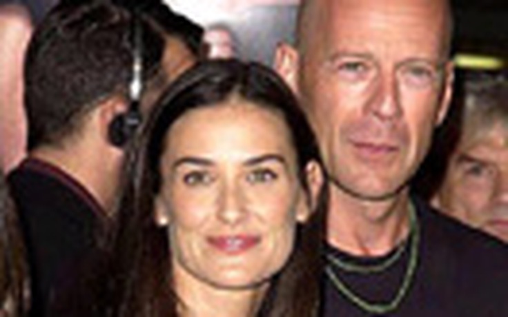 Bruce Willis an ủi Demi Moore