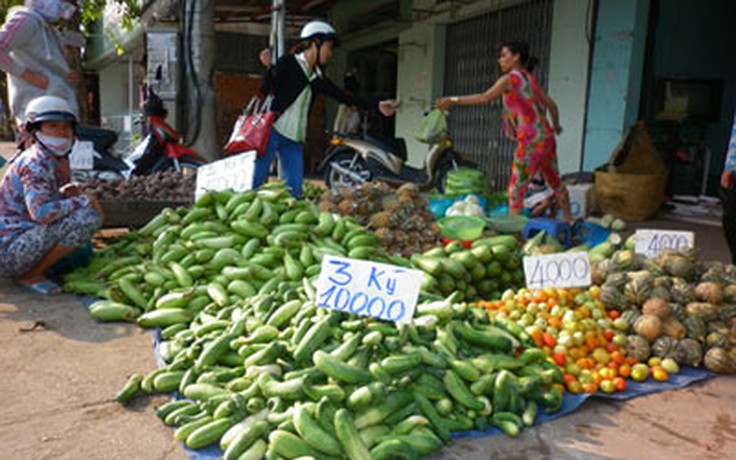 Rau quả lề đường