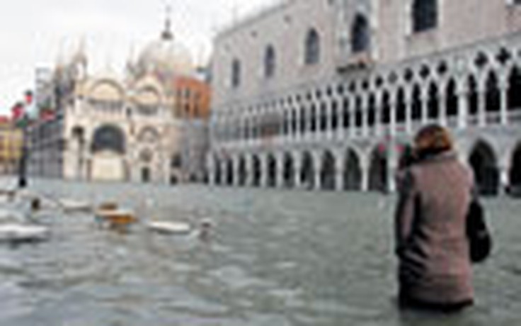 Venice vừa chìm vừa nghiêng