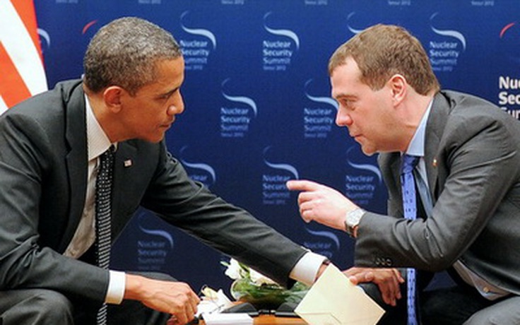 Cuộc đối thoại riêng giữa Obama với ông Medvedev bị lộ