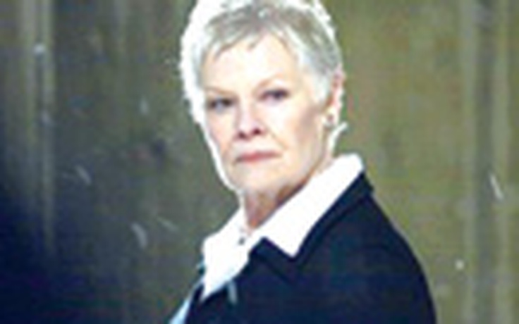 Judith Dench giã từ điệp viên 007