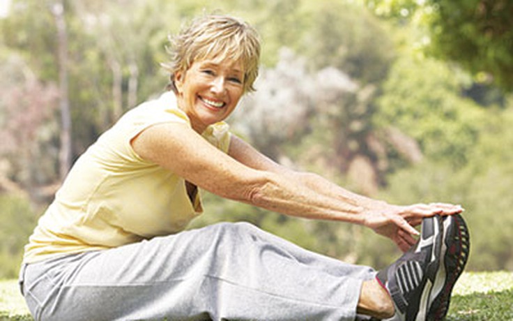 Vận động chân tay giúp ngừa Alzheimer