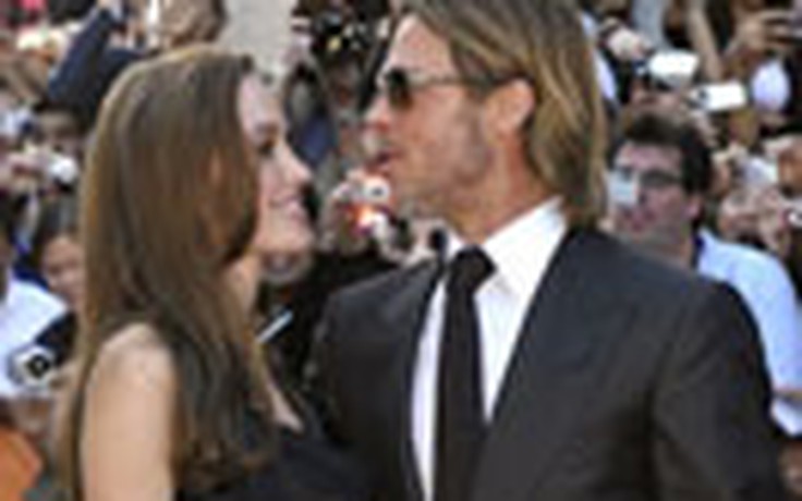“Nóng” với ảnh cưới của Angelina Jolie và Brad Pitt