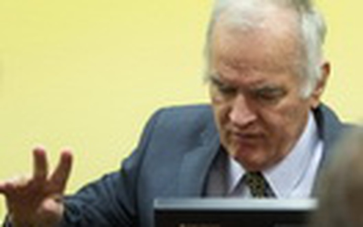 Ratko Mladic chế nhạo người chống đối