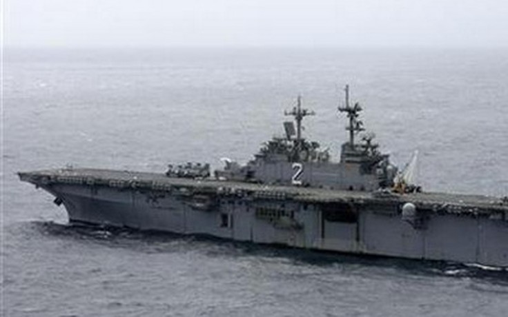 Tàu hải quân Mỹ tông nhau