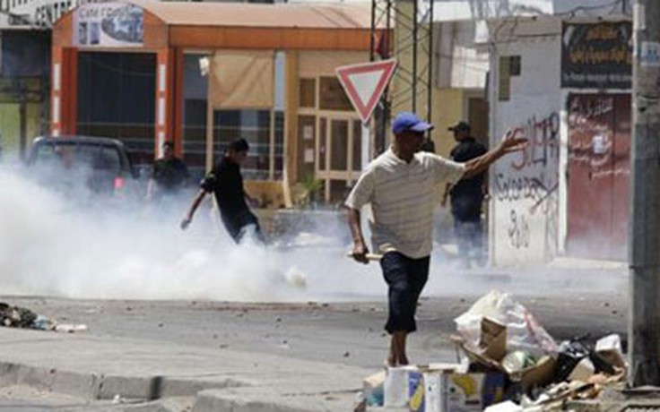 Tunisia ban bố lệnh giới nghiêm vì bạo động
