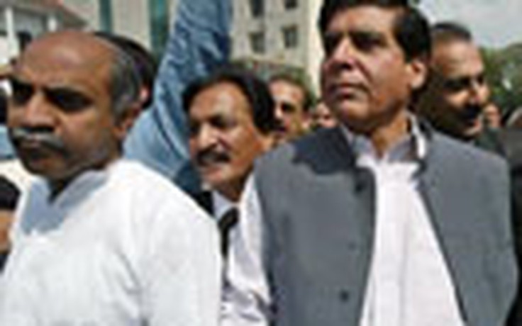 Pakistan: Đảng PPP thay ứng viên thủ tướng