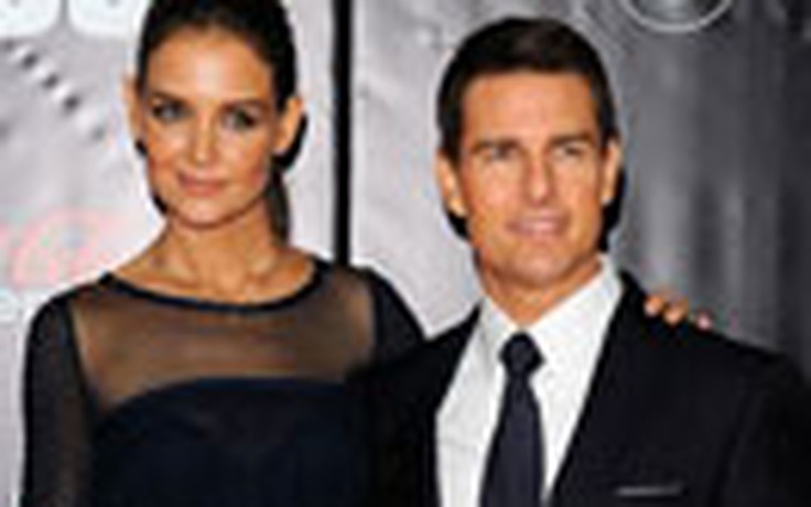 Vì sao Katie Holmes dứt tình với Tom Cruise?
