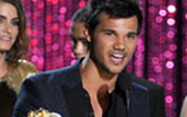 MTV Movie Awards 2012: “Breaking Dawn” đoạt giải Phim của năm