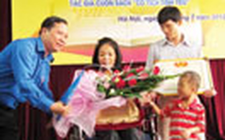 Thanh niên sống đẹp