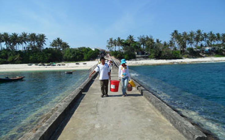 Xuất nước ngọt hỗ trợ dân xã đảo